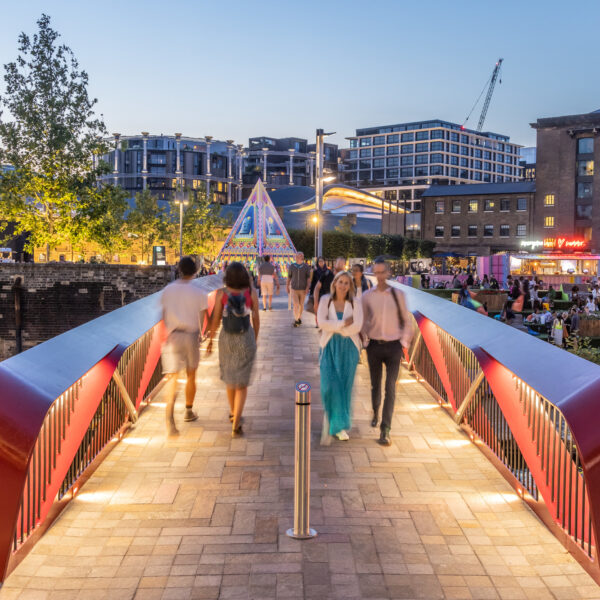 The Esperence footbridge between Granary Square and Goodsway on a summer evening in King's Cross