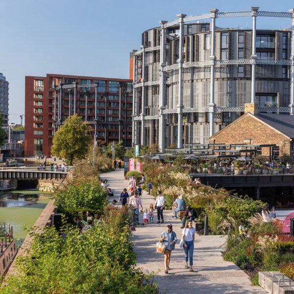 Bagley Walk and Gasholders, Coal Crops Yard, King's Cross